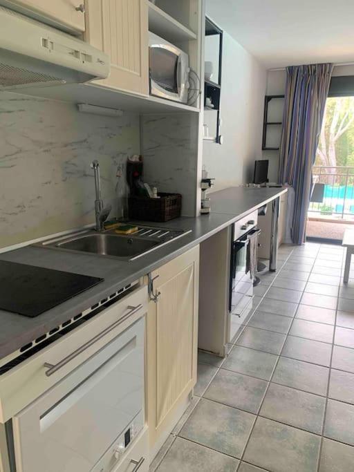 Les Appartements De La Marina Sanary-sur-Mer Eksteriør billede