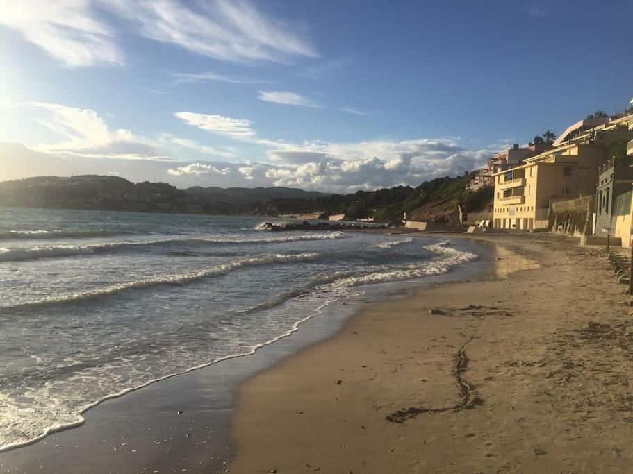 Les Appartements De La Marina Sanary-sur-Mer Eksteriør billede